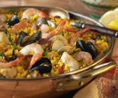 Hähnchen-Paella mit Meeresfrüchten
