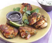 Shrimps-Süßkartoffel-Bratlinge mit Gurkenjoghurt