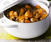 Fleisch-Karotten-Eintopf dazu grüne Bohnen