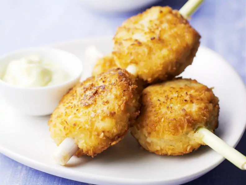 Fischplanzerl auf Zitronengras