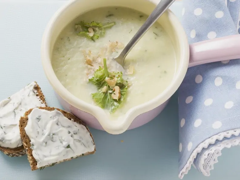 Cremige Kohlrabi-Apfel-Suppe