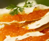 Indisches Fladenbrot (Papadams) mit Kaviar