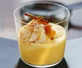 Kürbissuppe mit Jakobsmuschel