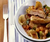 Leber in Panade mit Zwiebel-Porree-Gemüse