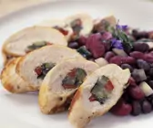 Gefülltes Hähnchenfilet mit Bohnen