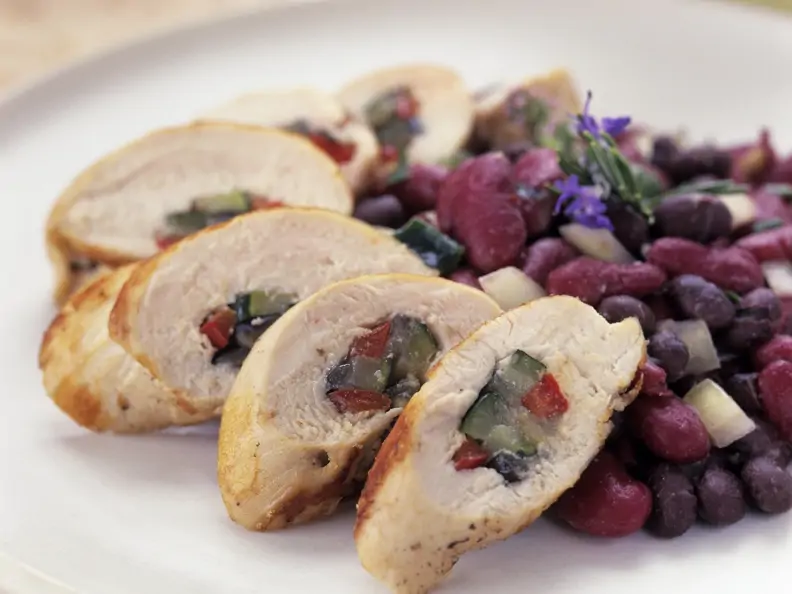 Gefülltes Hähnchenfilet mit Bohnen