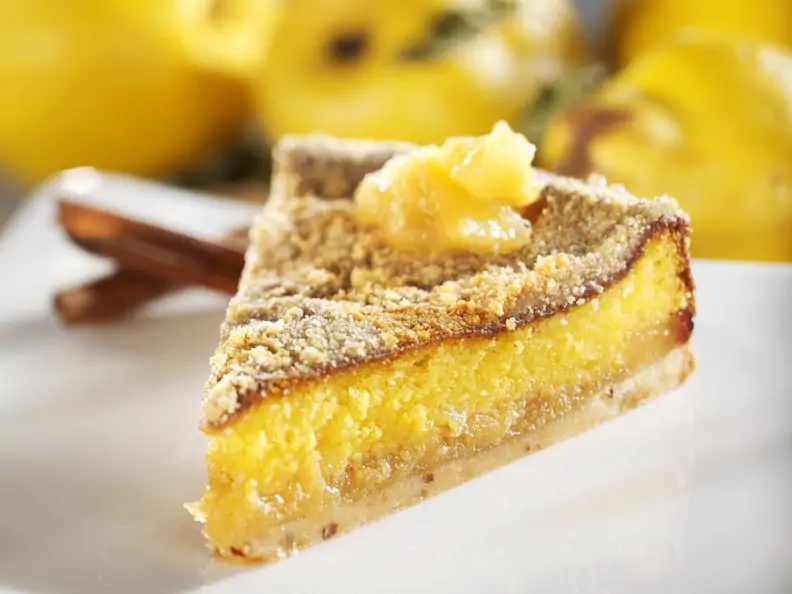 Quittenkuchen mit Marzipan
