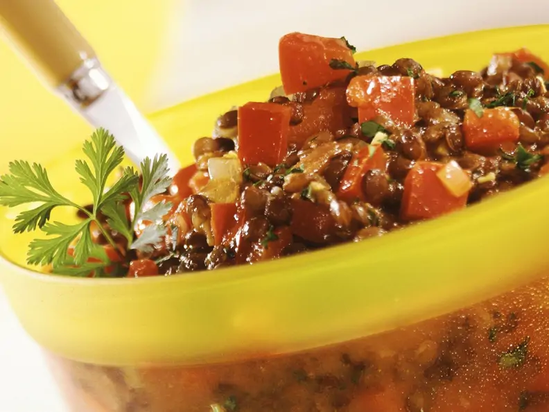 Linsen-Curry-Topf mit Paprika