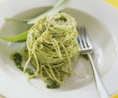 Nudeln mit Bärlauch-Pesto