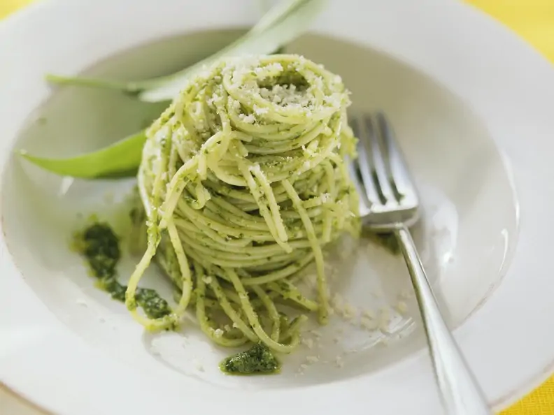 Nudeln mit Bärlauch-Pesto