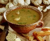 Knoblauchsuppe mit Röstbrot