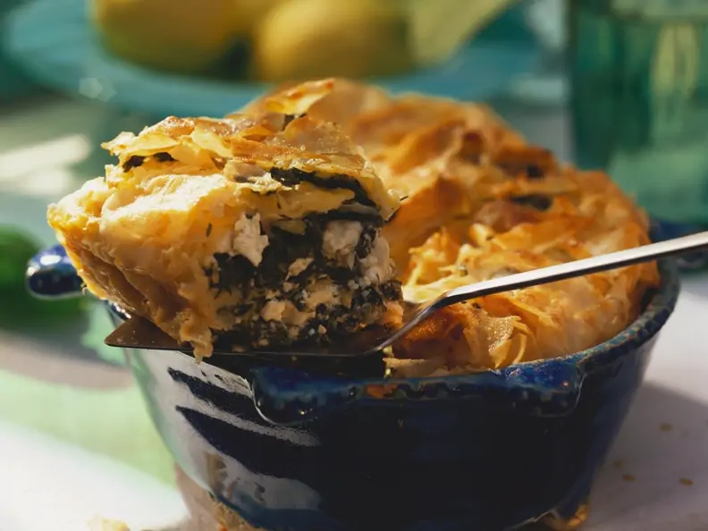 Spinat-Feta-Pastete auf griechische Art