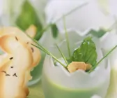 Österliche Brokkolisuppe mit Basilikum