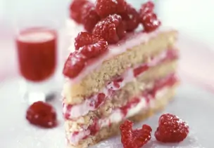 Sommertorte mit Himbeeren