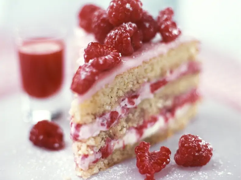 Sommertorte mit Himbeeren