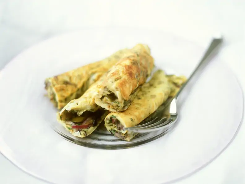 Omelett mit Zwiebeln und Oliven
