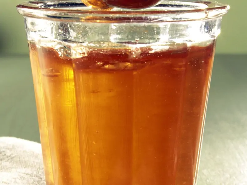 Quittengelee mit Zitronensaft