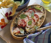 Hack-Gemüse-Gratin mit Tomaten und Mozzarella