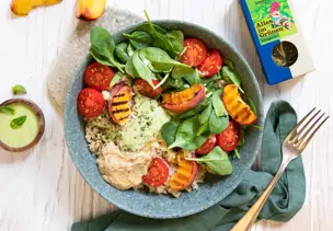 Sommer-Bowl mit gegrillten Pfirsichen 