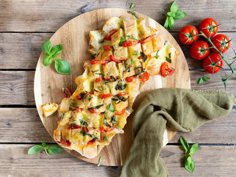 Tomaten-Mozzarella-Brot