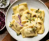 Ravioli mit Rotkohlfüllung