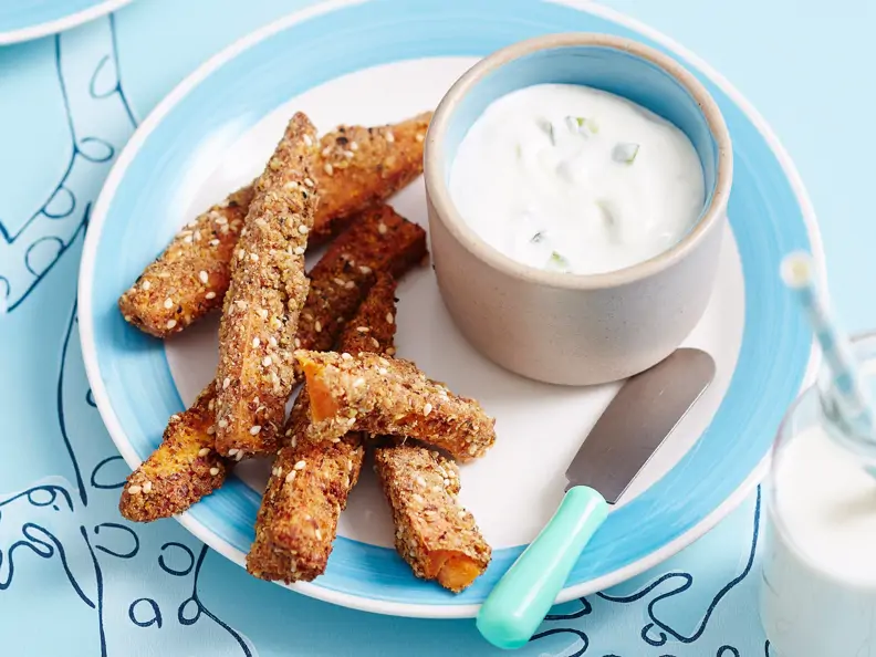 Süßkartoffel-Nuggets mit Joghurtdip