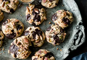 Tahini-Kekse mit Schokolade