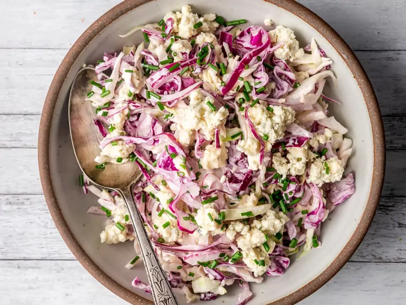 Krautsalat mit Rotkohl und Gorgonzola
