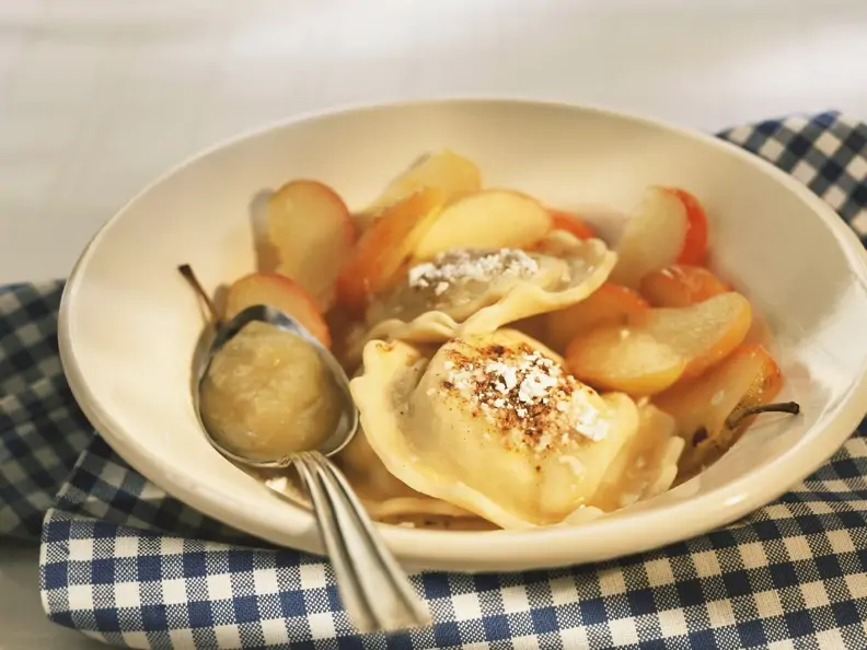 Süße Ravioli mit Apfel