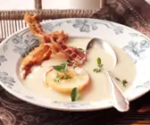 Pikante Apfelsuppe mit Speck