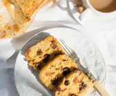 Früchtekuchen mit Marmeladenglasur