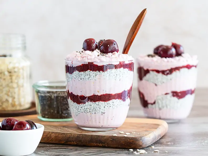 Cherry-Chia-Overnight-Oats
