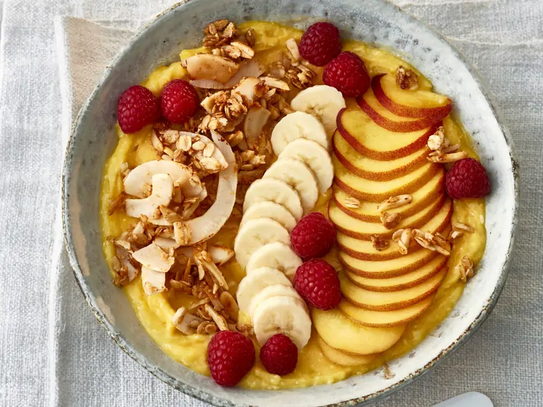 Smoothie-Bowl mit Haferflocken