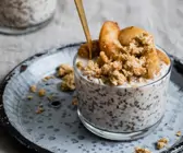 Kokos-Overnight-Oats mit Gewürzbirnen