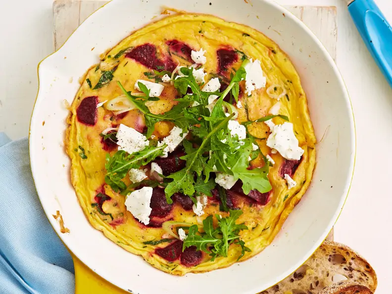 Rote-Bete-Omelett mit Rucola