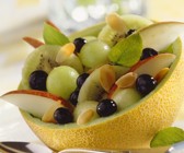 Obstsalat mit Mandeln