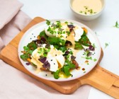 Eggs Florentine auf Süßkartoffelscheiben