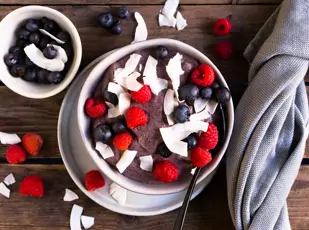 Lila Smoothie-Bowl