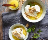 Mangocreme mit Joghurt und Amaranth-Crunchy