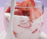Erdbeerquark mit Sahne
