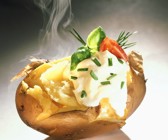 Pellkartoffel mit Schnittlauch und Crème fraîche