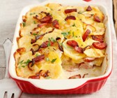 Kartoffelauflauf mit Cabanossi und Zwiebeln
