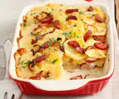 Kartoffelauflauf mit Cabanossi und Zwiebeln