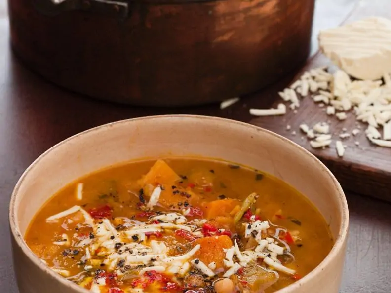 Kürbissuppe mit Kichererbsen
