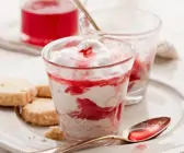 Rhabarberkompott mit Vanillejoghurt