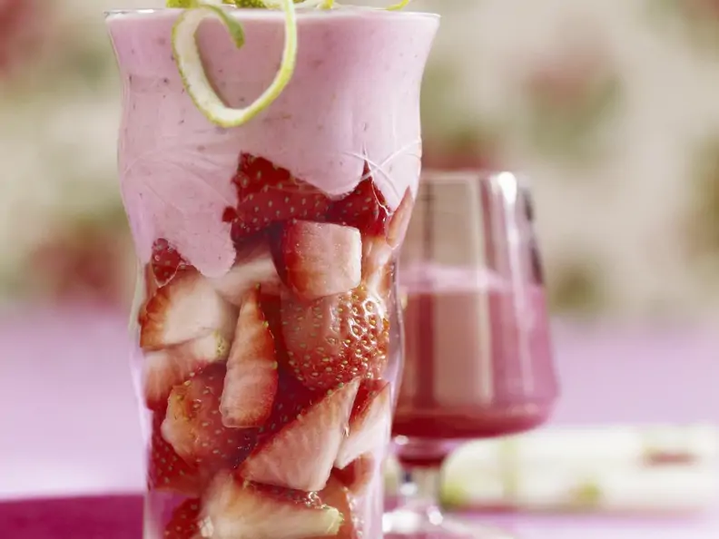 Limettenquark mit Erdbeeren
