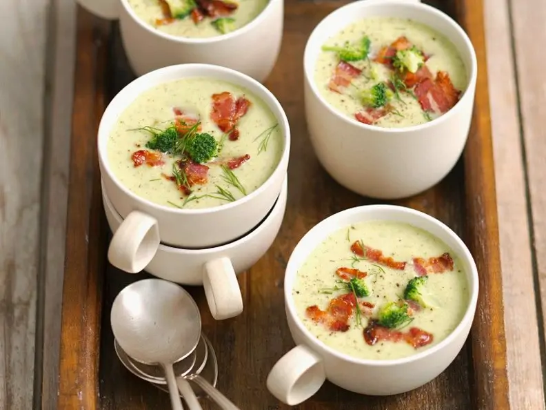 Brokkoli-Sellerie-Suppe