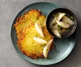 Rösti mit Birnenkompott