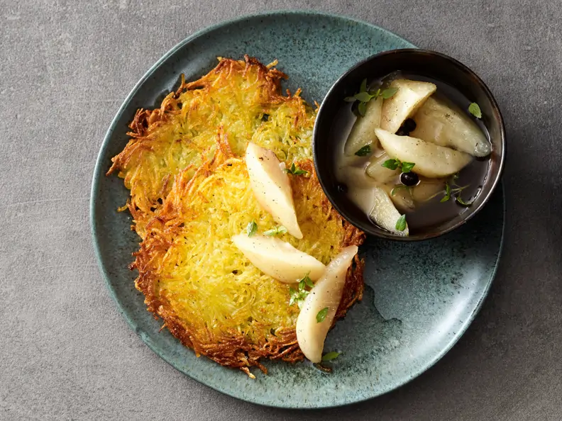 Rösti mit Birnenkompott