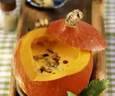 Kürbiscremesuppe mit gerösteten Kürbiskernen